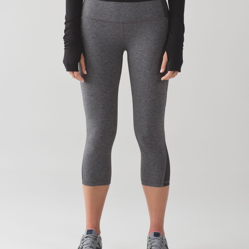 lululemon athletica Gray crop Leggings size 8
